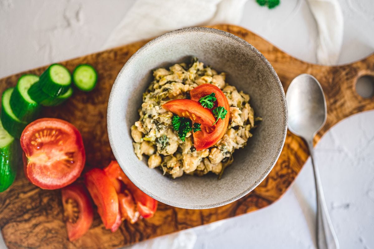 Lemon & chickpea salad