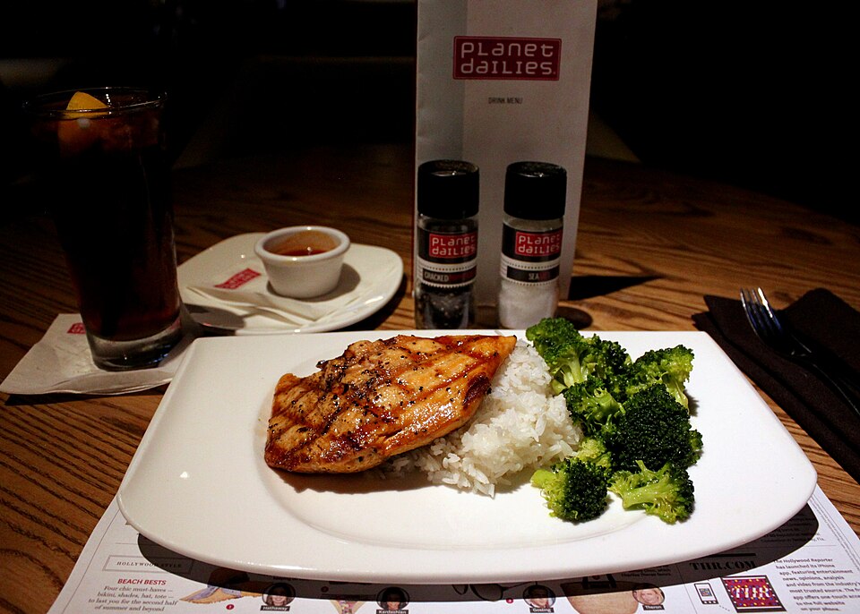 Salmon brown rice broccoli